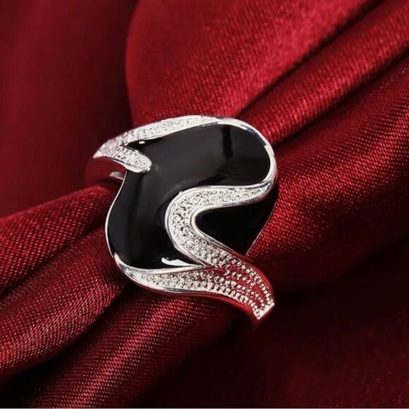 PAVE DESIGN WITH BLACK OVAL STATEMENT STERLING SILVER RING - Picture 2 of 3